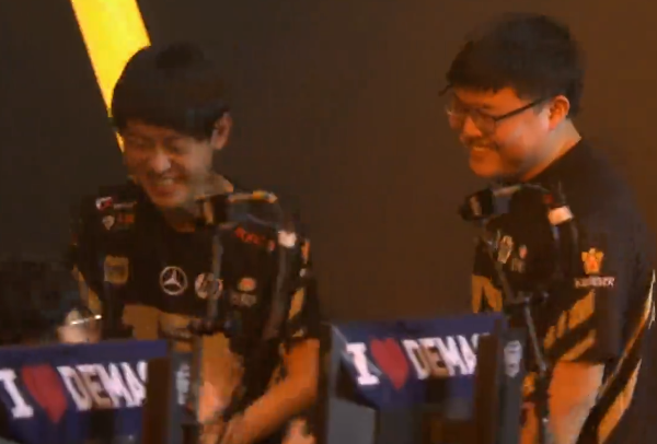 Mlxg螳螂掌控比赛节奏 RNG击败EDG挺进胜者组