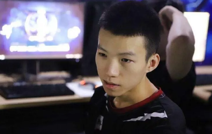 笑恨平生到不存欢愉 Xx苦甜交杂一年