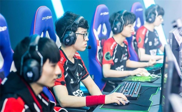 1月14日LPL开赛 三大豪门春季竞逐