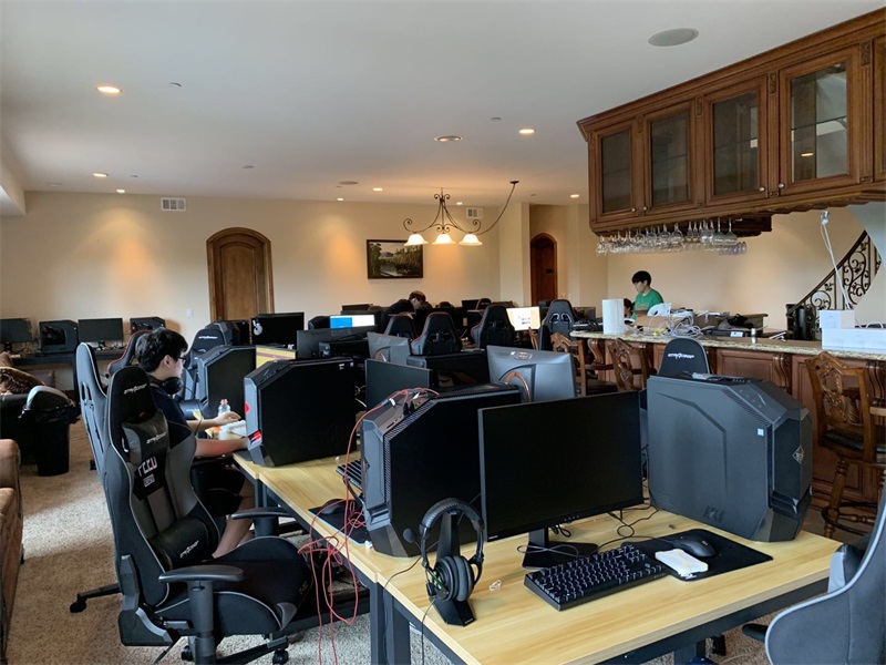 上海龙之队抵达美国训练基地，豪华别墅首次亮相