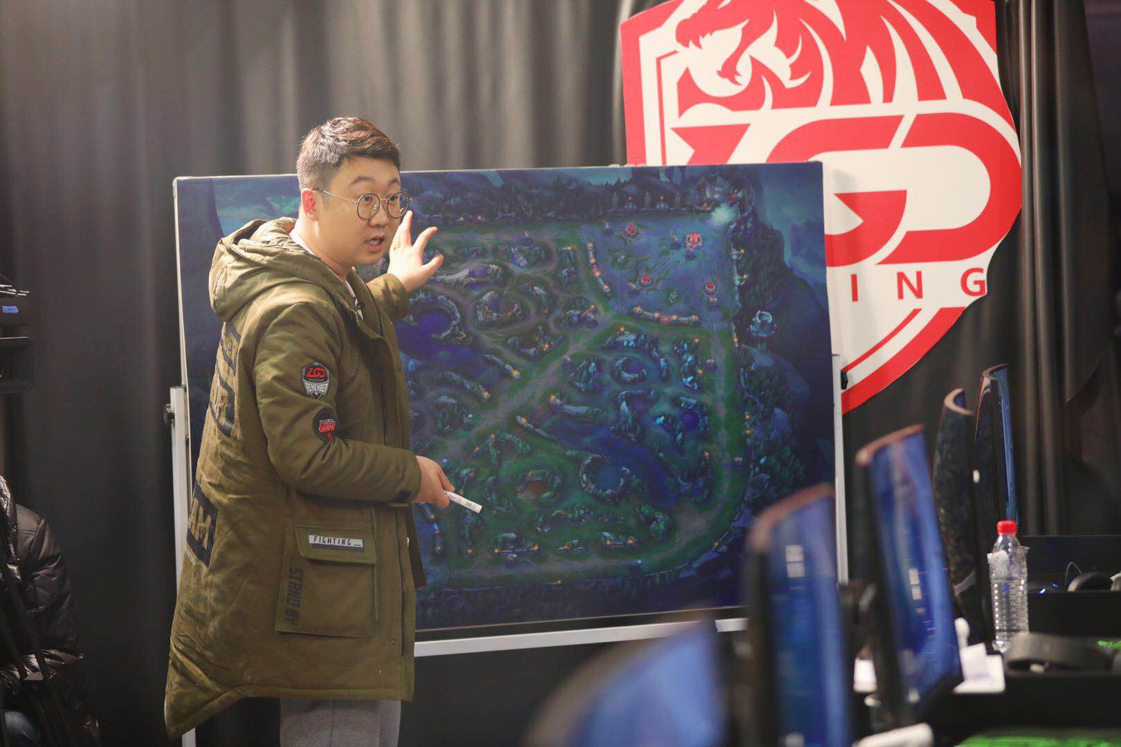 张彬彬两次单杀国服第一大呼“骄傲”！《超越吧！英雄》试训LGD感受职业残酷！