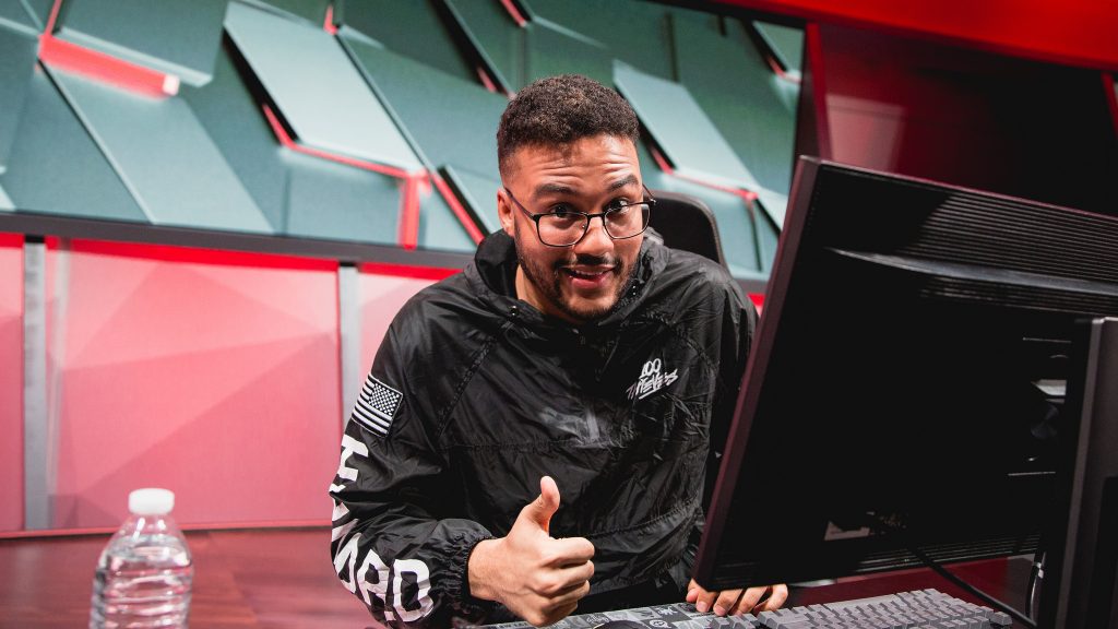 100T辅助遭群嘲 大师兄疑为老队友出头