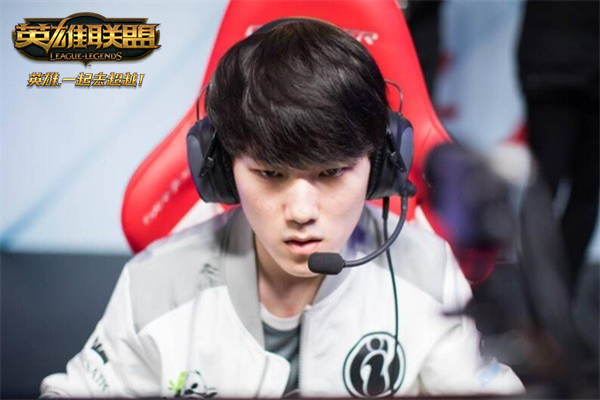 LPL春决一触即发 线下观赛火热开启