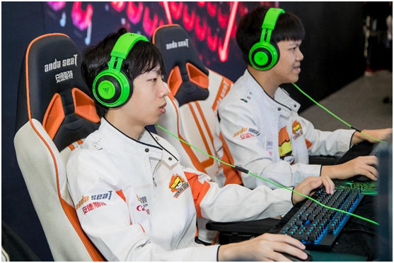 这就是电竞！雷蛇携手SN战队空降上海燃爆现场