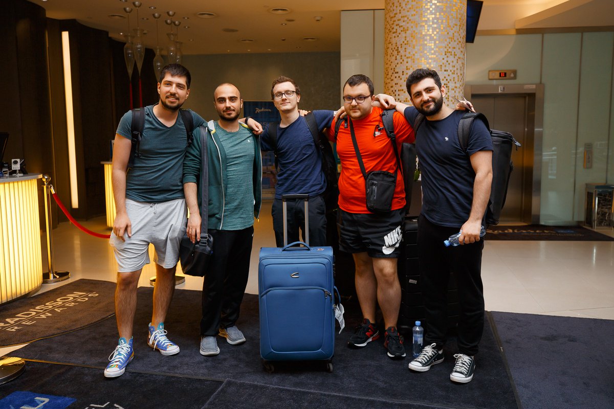 《DOTA2》震中杯明日开战 国外选手现场照片一览