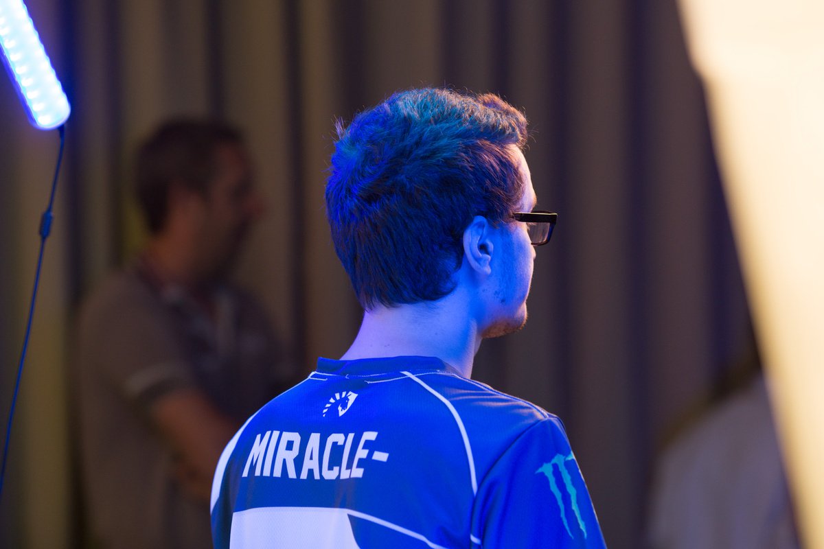 《DOTA2》震中杯明日开战 国外选手现场照片一览