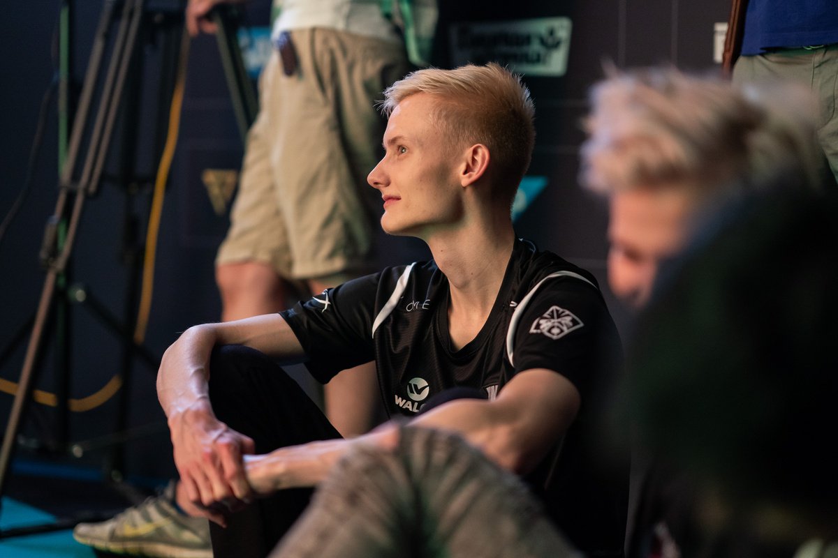 《DOTA2》震中杯明日开战 国外选手现场照片一览