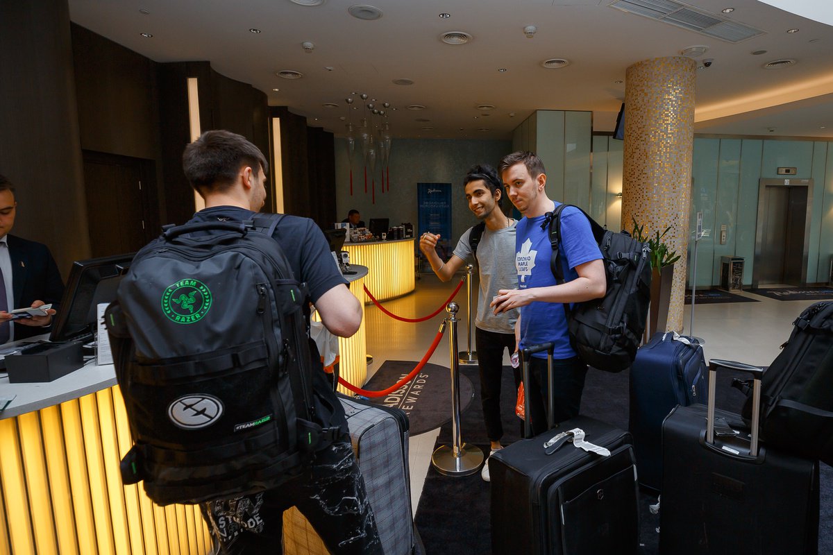 《DOTA2》震中杯明日开战 国外选手现场照片一览