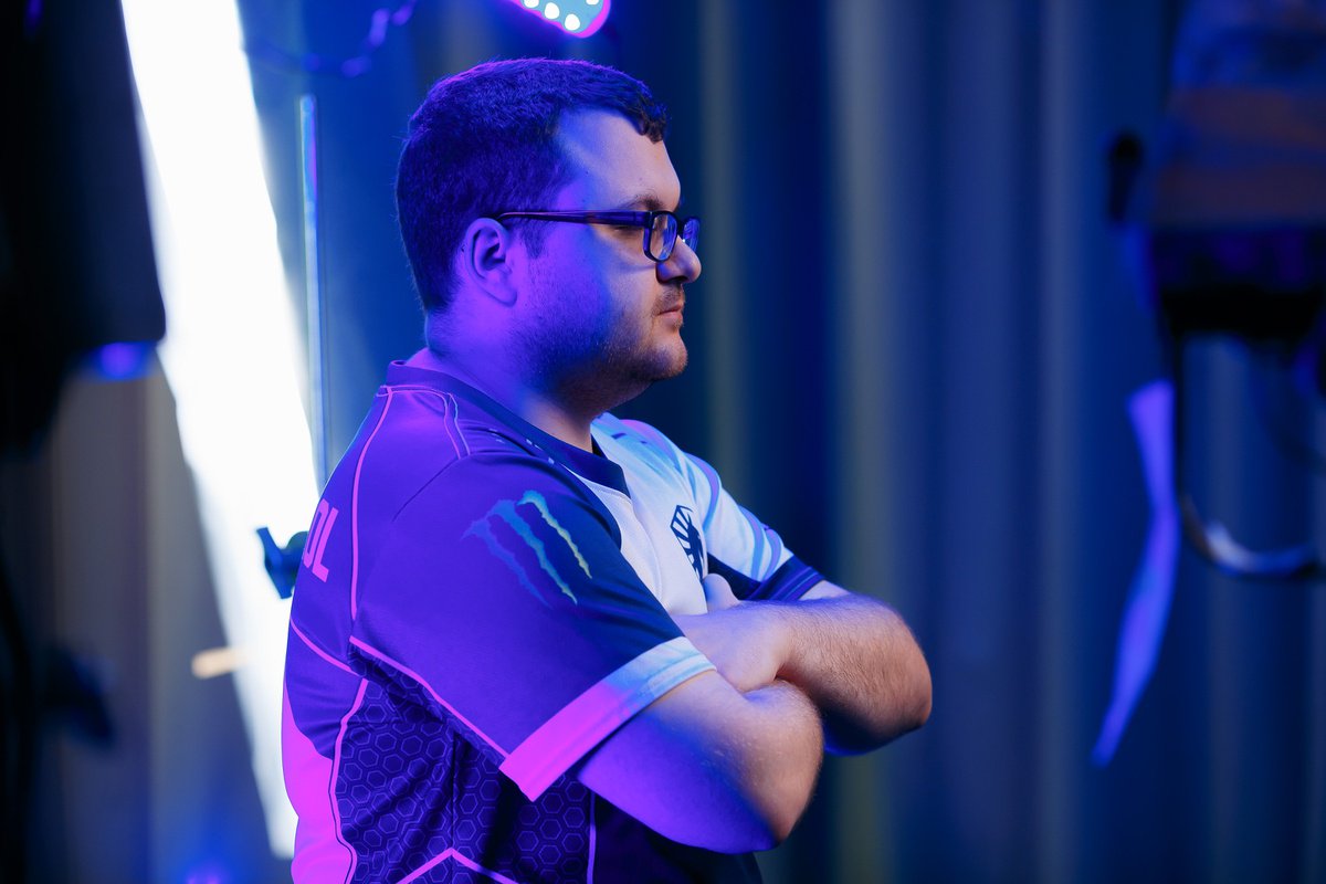 《DOTA2》震中杯明日开战 国外选手现场照片一览