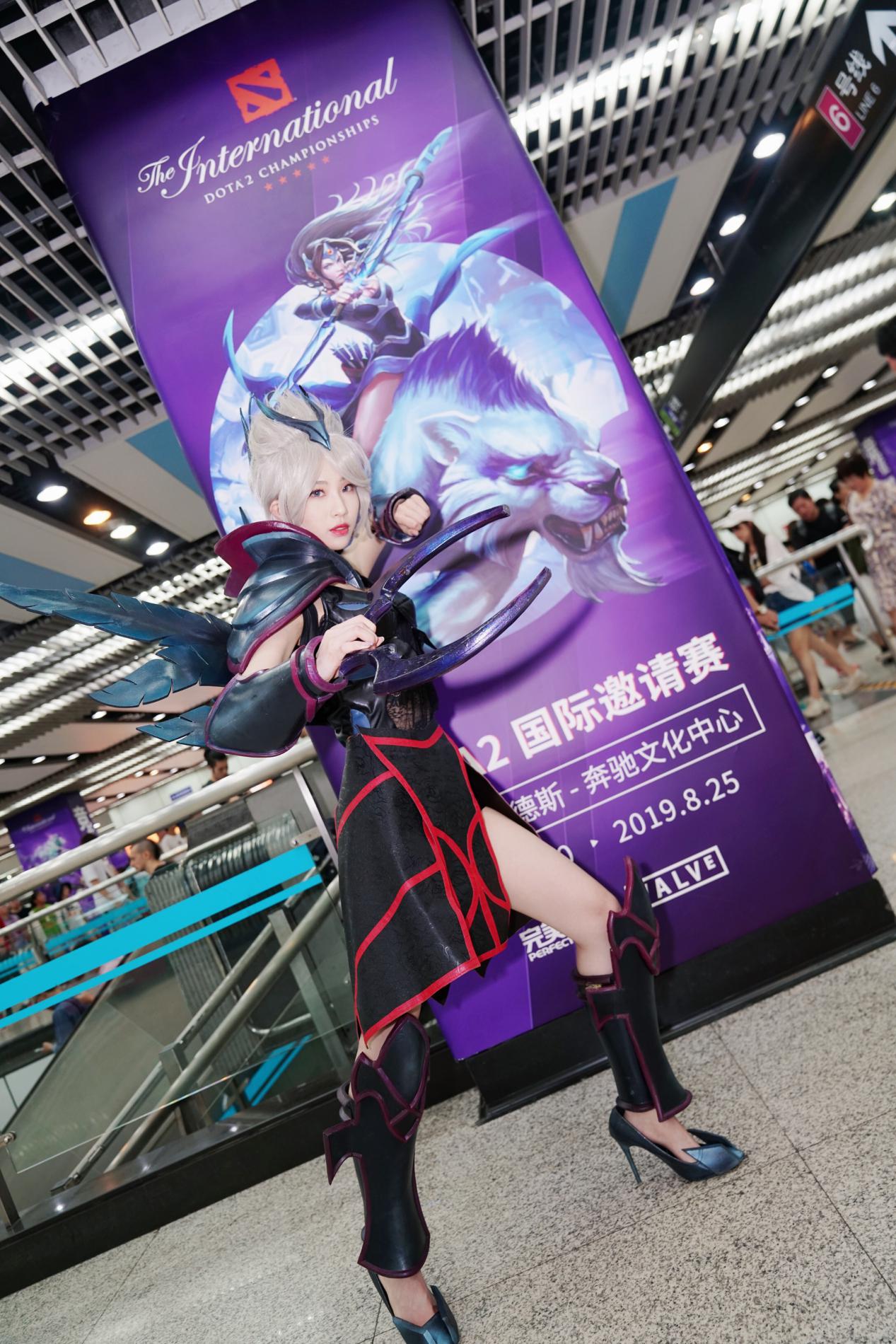 上海地铁世纪大道站化为DOTA2世界  TI9正向前方驶来