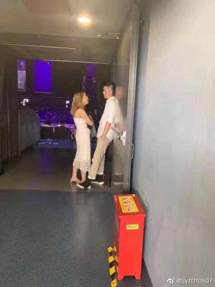 看个比赛还能被喂狗粮 《DOTA2》Ti9现场观众求婚成功