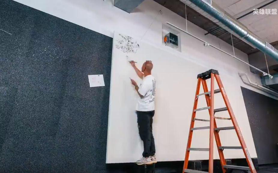 《英雄联盟》神仙画画！ 十周年特别壁画延时摄影