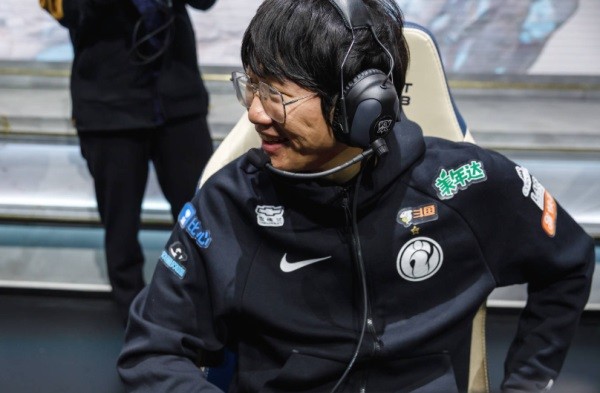 LPL双雄对决今晚上演 iG、FPX正面火拼谁能晋级？