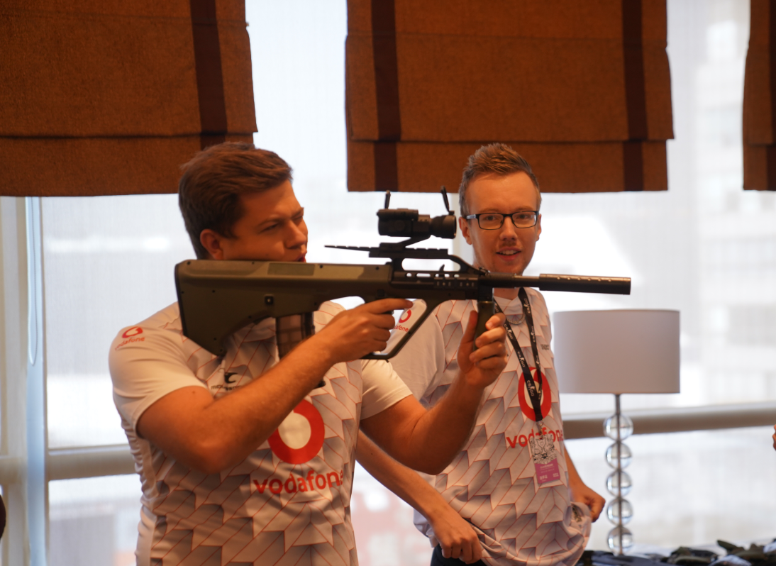 CAC2019今天11:00小组赛开战！官方周边开售