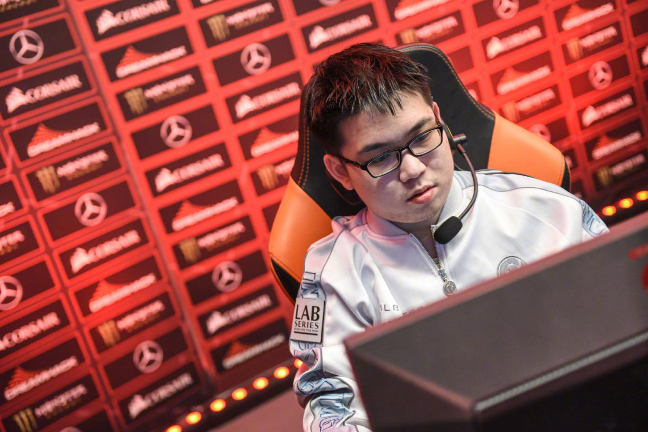 这，才是年轻人嘛——iG.Emo