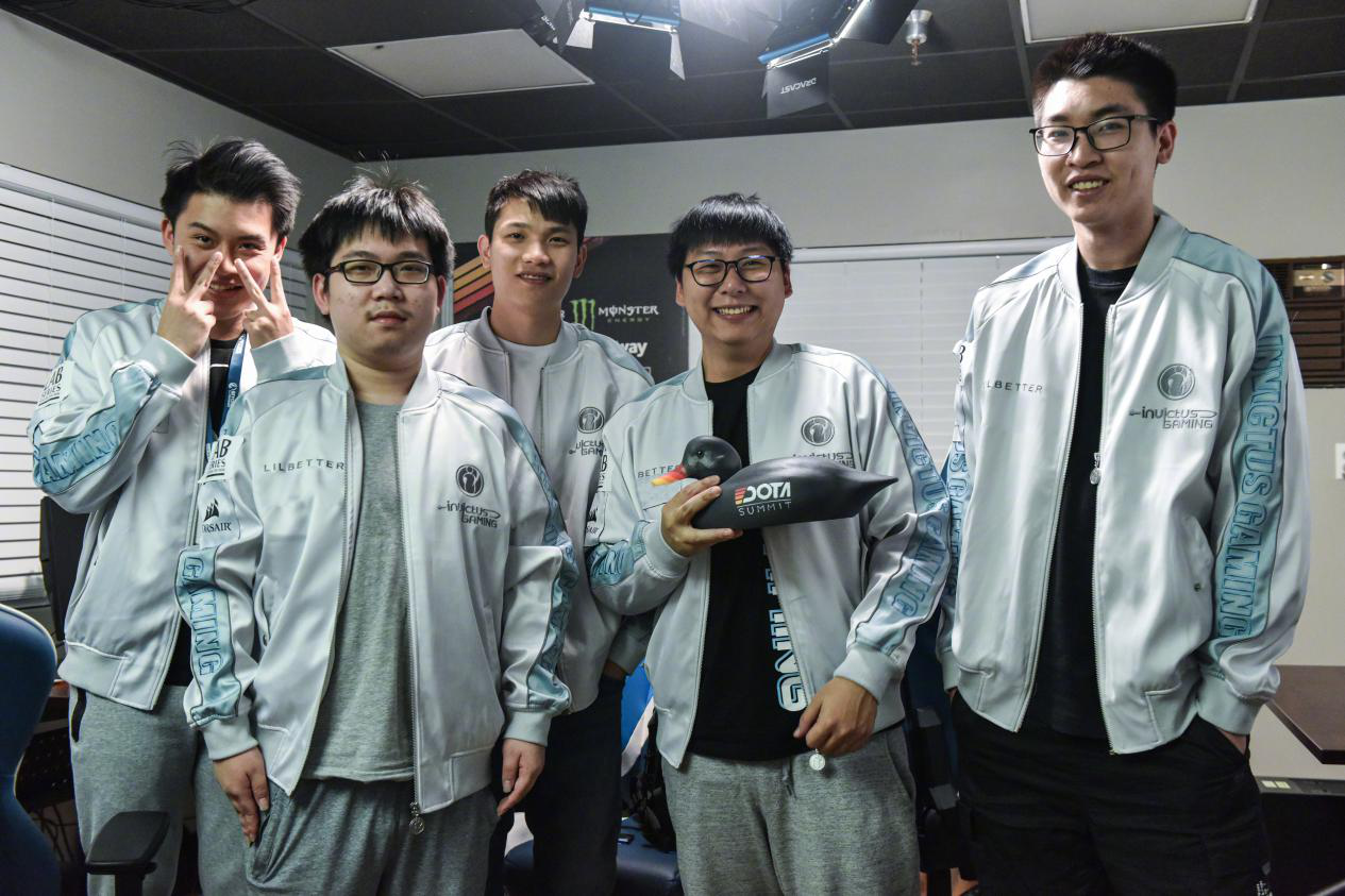 这，才是年轻人嘛——iG.Emo