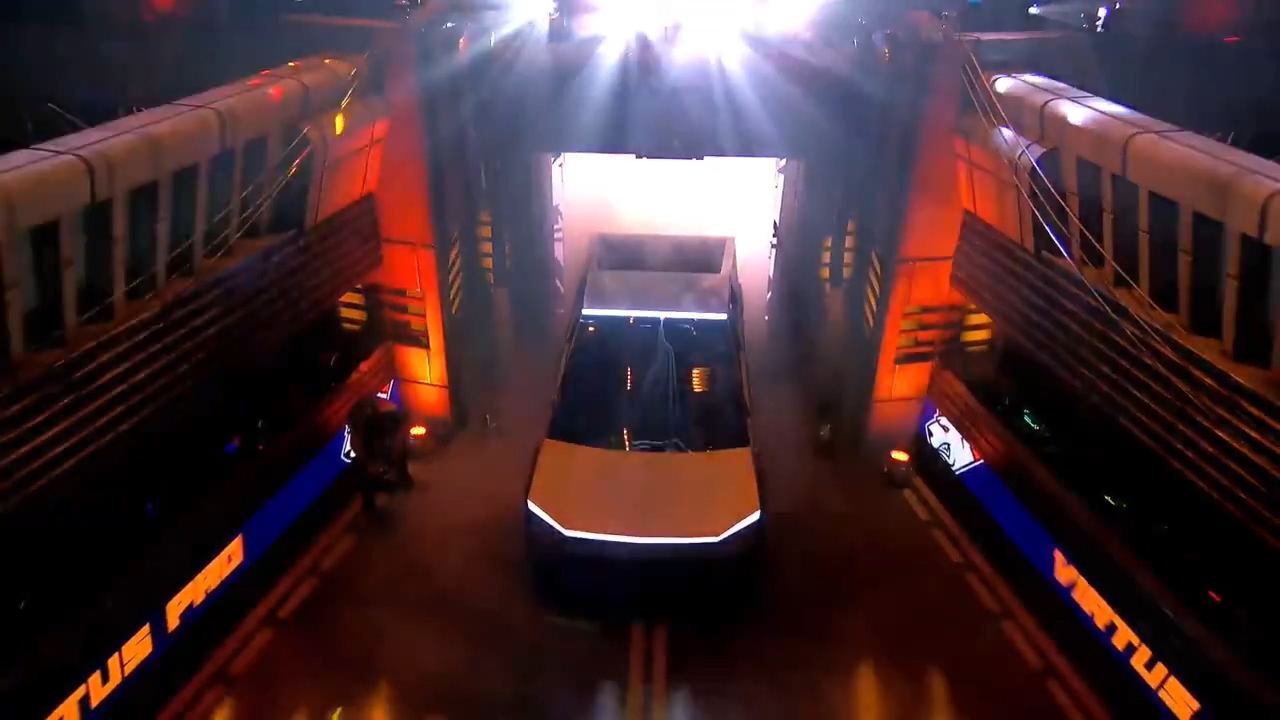 效果拉满！《DOTA2》WePlay癫狂之月战队乘赛博皮卡出场