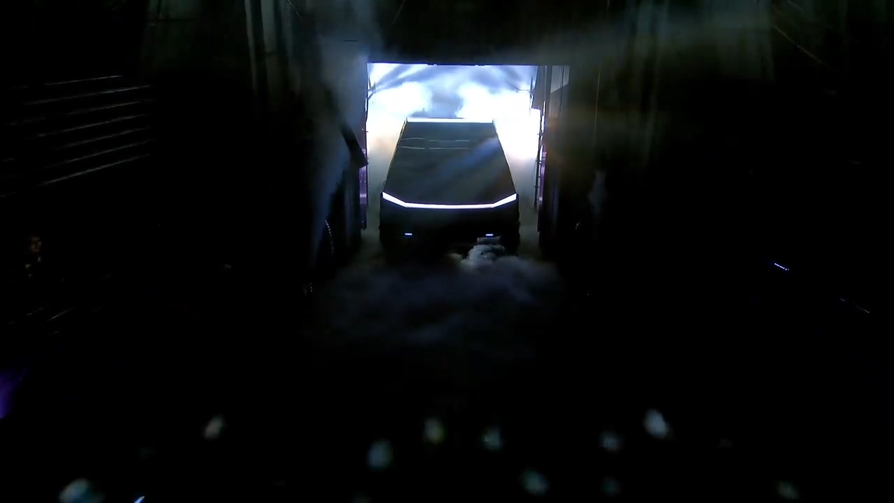 效果拉满！《DOTA2》WePlay癫狂之月战队乘赛博皮卡出场