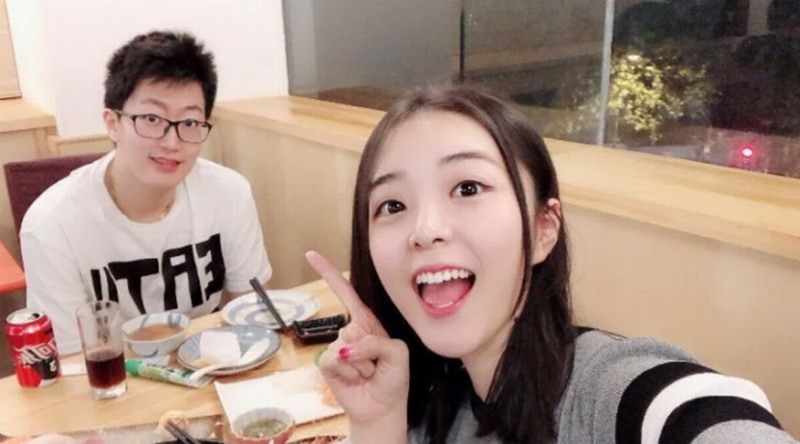 《英雄联盟》解说管泽元和主持人余霜分手 让人感慨