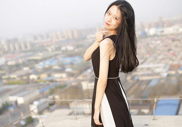 YY美女贴心陪玩《神魔大陆2》线上嘉年华即将开启