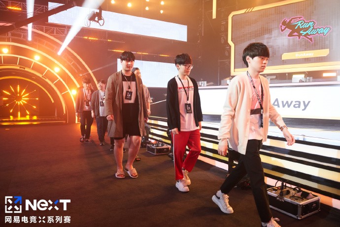 韩国电竞跑男团竟来撕名牌，无外援中韩守望争冠