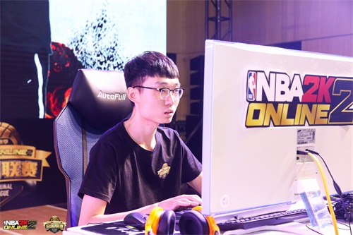 马布里电竞解说首秀，妙语连珠惊艳NBA2KOL2全国联赛北区决赛