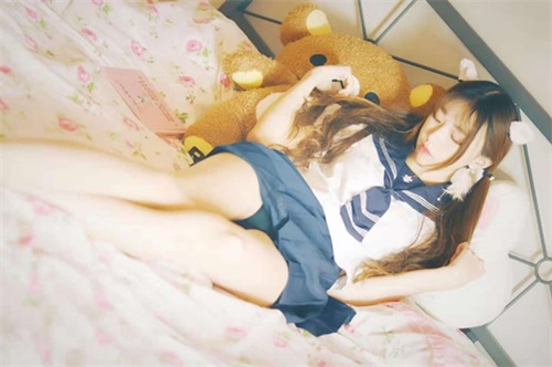 第一长腿女主播，浮出水面！