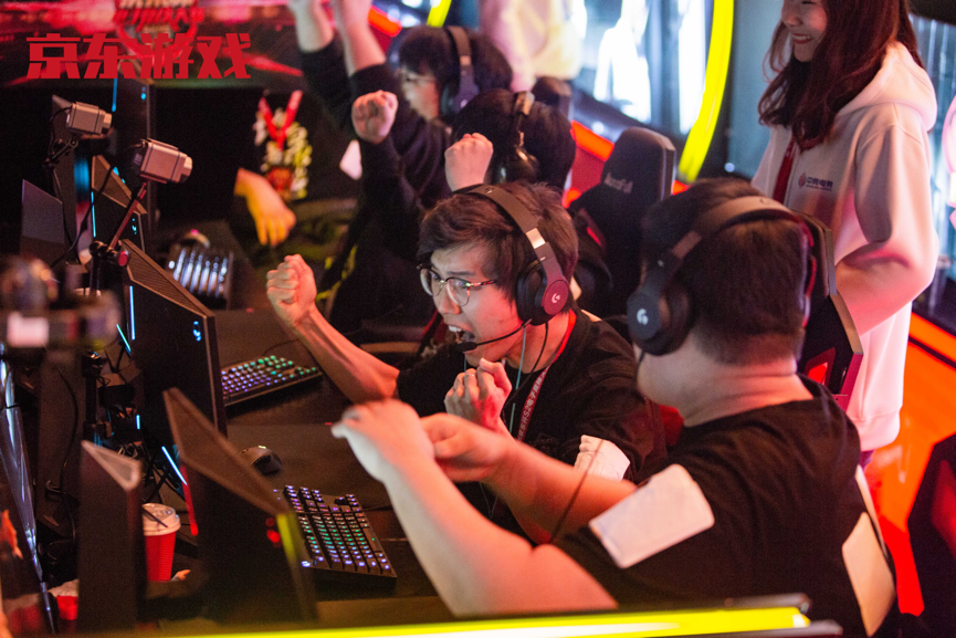 京东杯S2PUBG全国总决赛落幕，SnakeTC喜提两鸡再摘职业赛事桂冠！