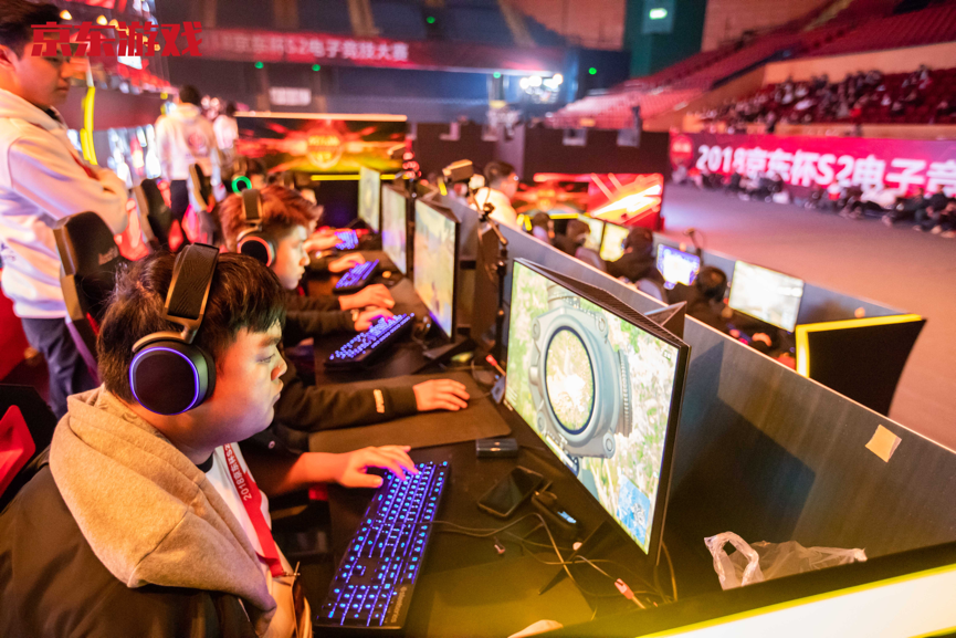 京东杯S2PUBG全国总决赛落幕，SnakeTC喜提两鸡再摘职业赛事桂冠！