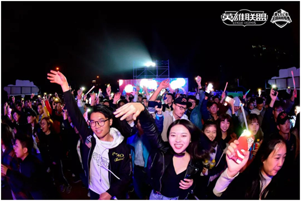 LOL高校狂欢周下一站福州大学 K/DA粉丝派对来袭