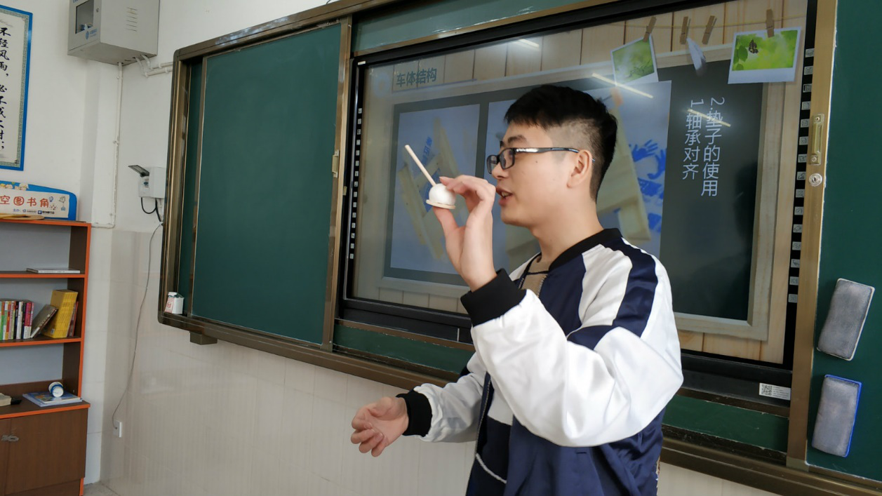 CC直播联合网易大神实地支教  传递爱心助力腾冲市五合乡网易希望小学公益