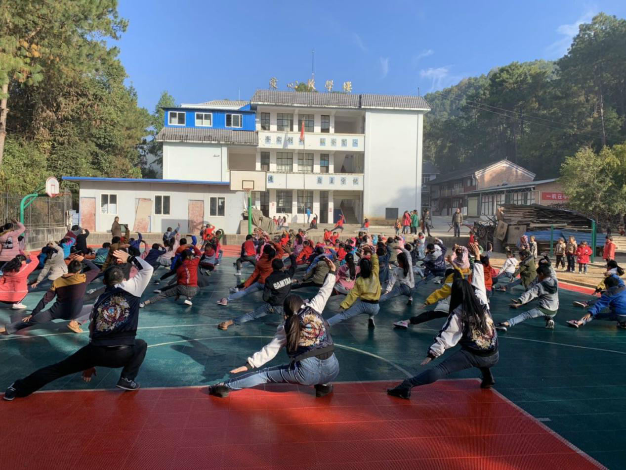 CC直播联合网易大神实地支教  传递爱心助力腾冲市五合乡网易希望小学公益