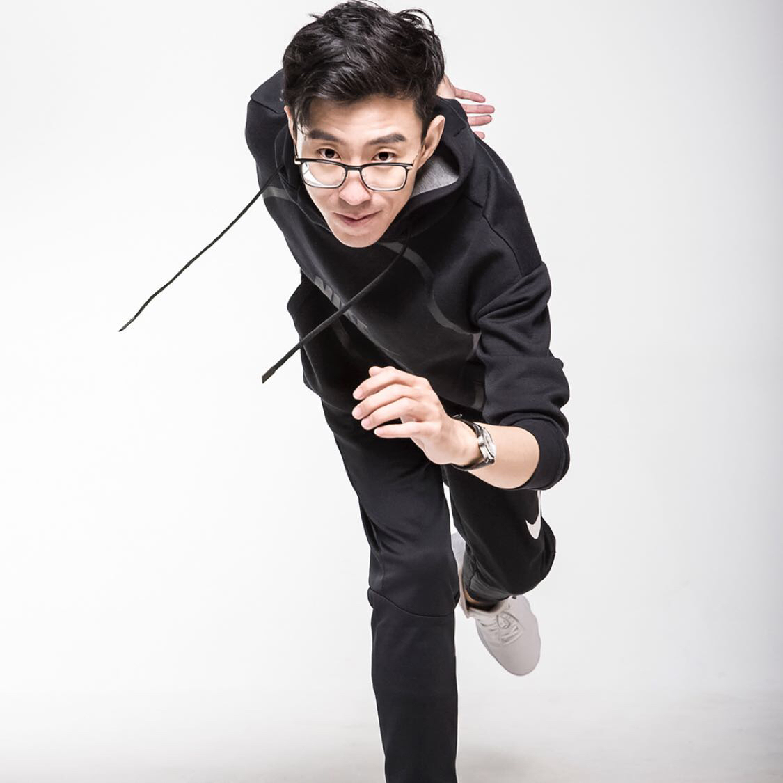 英雄联盟官方授权电竞小说今日开启连载