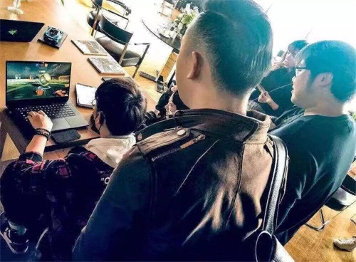 《火箭联盟》携手迈凯伦“竞速追影”，幸运玩家超奢试驾完美落幕