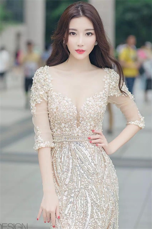 专访：阳光率性而又挥洒着青春的人气美女主持人—骆驼