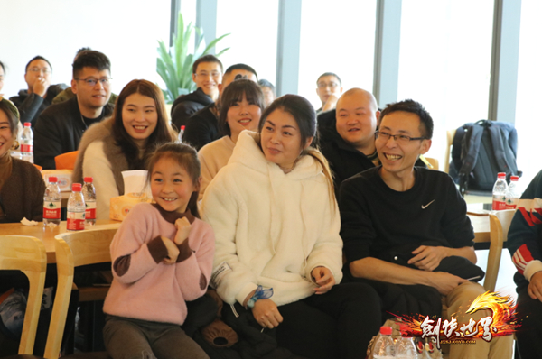 倍儿正！十周年见面会成都暖心落幕 《剑侠世界》新服今晚温情开启