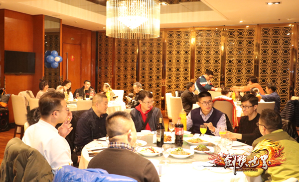 倍儿正！十周年见面会成都暖心落幕 《剑侠世界》新服今晚温情开启