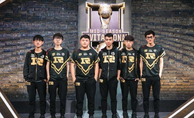 RNG周年庆典姿态宣布退役！LPL003号选手断开连接