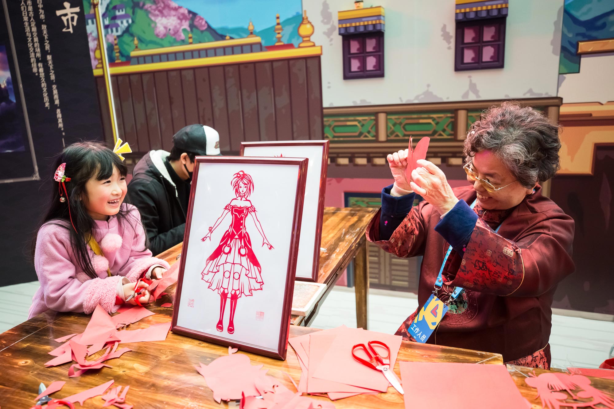 成都茶馆里摆龙门阵的人，最近都在聊这个文创节