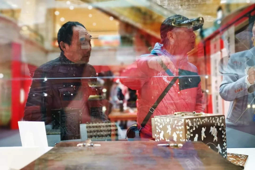 成都茶馆里摆龙门阵的人，最近都在聊这个文创节