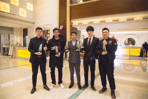 逆势上扬 锋芒初露—网易CC直播龙溟等获小葫芦十大游戏主播多项大奖