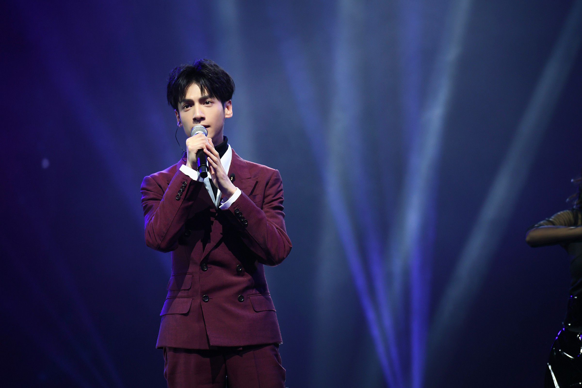 张彬彬罗云熙巅峰对决!《超越吧!英雄》总决赛传奇明星队助阵