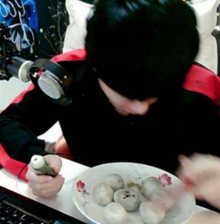 元宵节还在吃汤圆？男主播在线调戏男科医生，妹子们脸都红了！