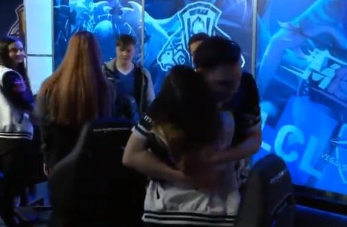 《LOL》Vega故意延长比赛被警告 再战女队仅13分钟结束比赛