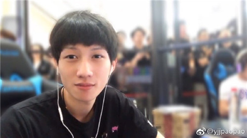 阳光男孩yjjpaopao转战APEX再起风潮，25杀超强操作吸粉无数