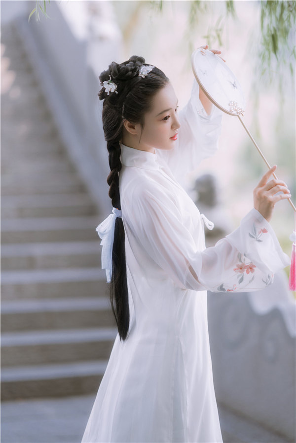 可甜可盐!电魂网络展台绝美showgirl抢先看