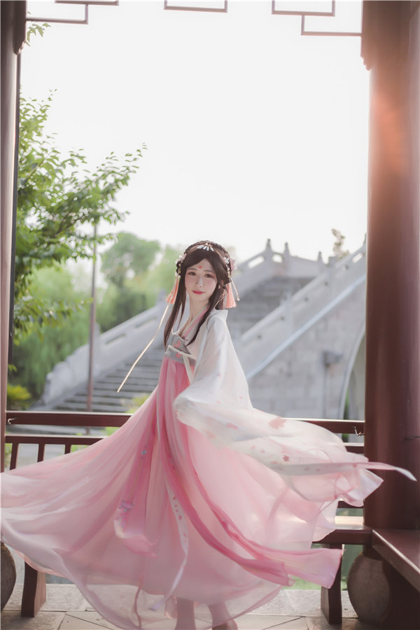 可甜可盐!电魂网络展台绝美showgirl抢先看