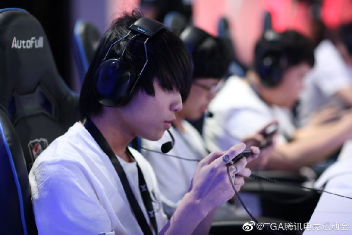 杭州四月分站赛首日赛况：NWG问鼎王者之巅，阿阮技压群雄