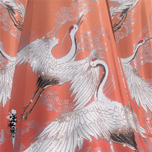 价值过亿元的皇帝名画做成时装?也就《逆水寒》干得出来