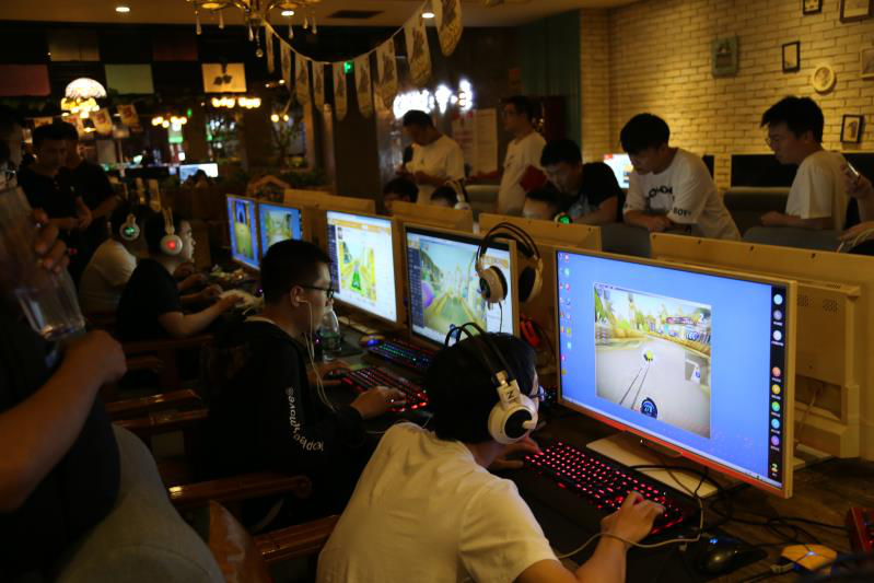 众实力车手争夺关键晋级名额，TGG夏季杯西安站圆满结束